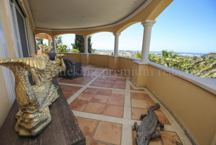Luxury seven bedroom sea view property in Albufeira