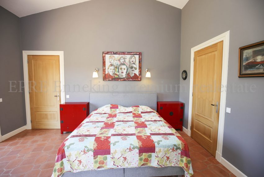 Biological Vineyard 6 Acres Farmhouse Silves Algarve-main bedroom-Enneking real estate