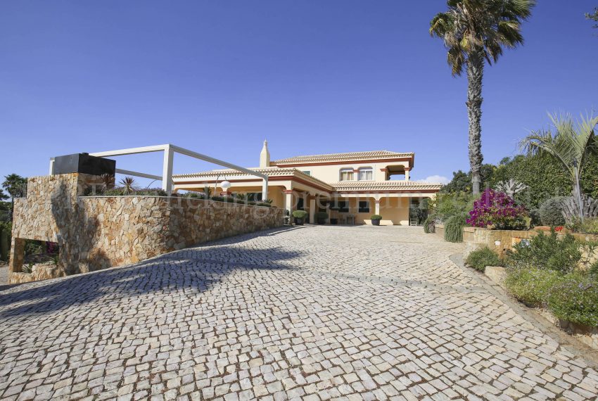 Luxury Villa Walking Distance Beach Ferragudo, house, Enneking Real Estate