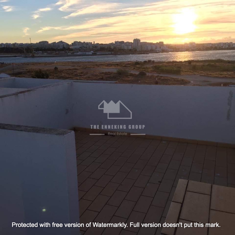 Lovely 2+1 bedroom semi detached townhouse in Ferragudo ENNEKING