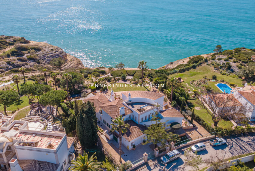 Ocean front 4-bedroom clifftop villa Carvoeiro with panoramic sea views and private pools