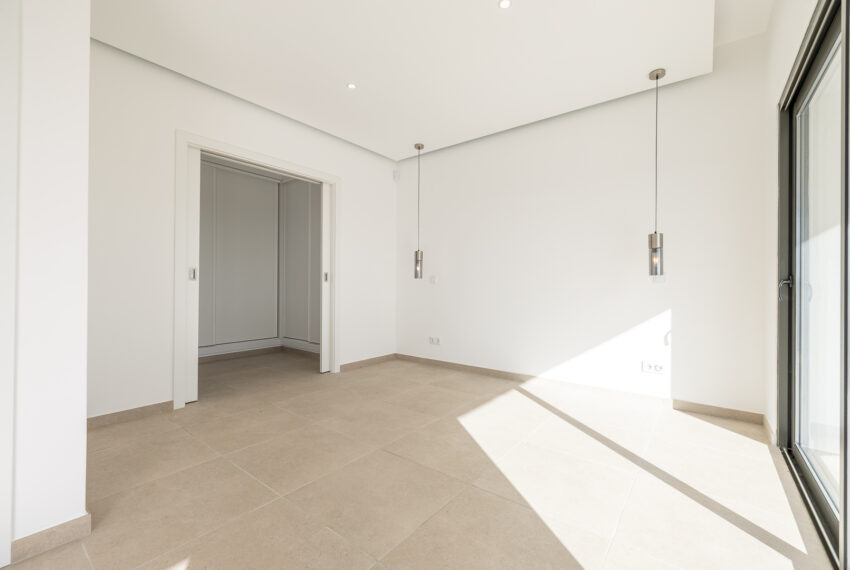 Ferragudo-detached-villa-pool-17 copy