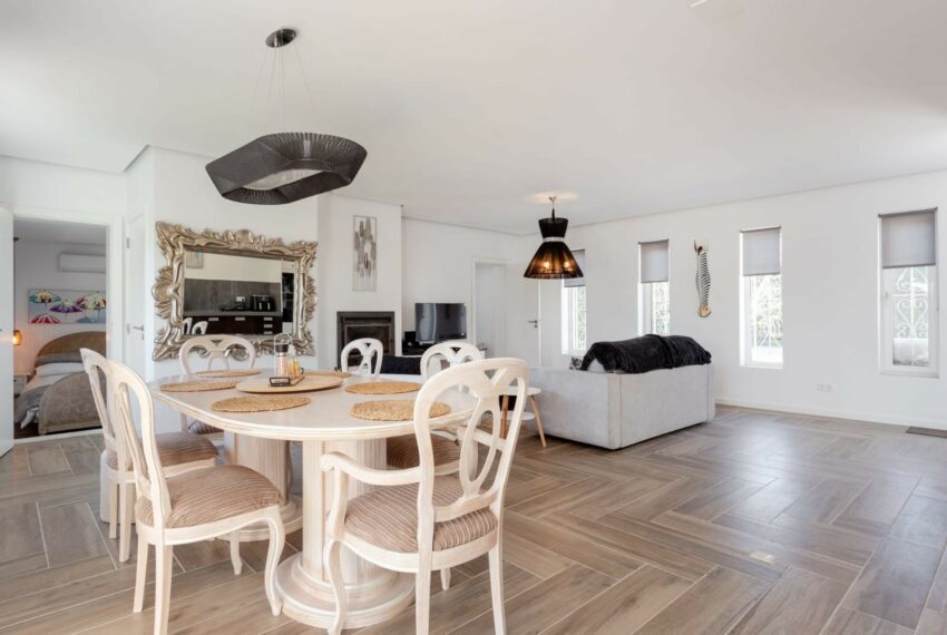 Drone shot 6 bedroom villa in Carvoeiro